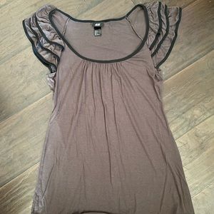 Cute tank top with ruffles